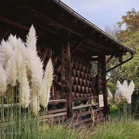 Hay Barn Unique Experience Visole Гостевой дом